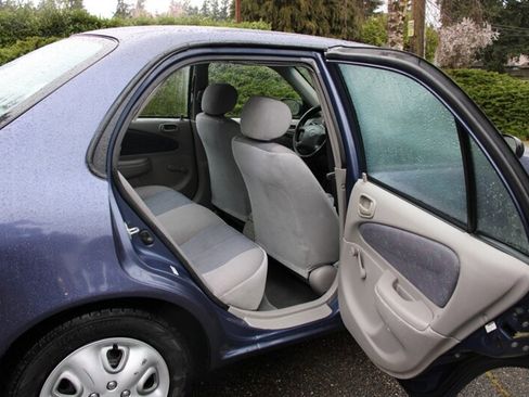 Used 2000 Toyota Corolla VE image 6