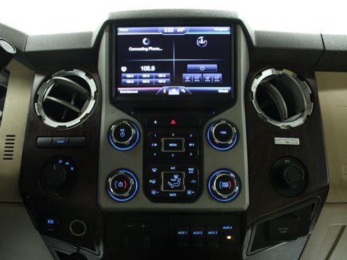 Used 2015 Ford F350 Lariat w/ Lariat Ultimate Package AWD/4WD image 21