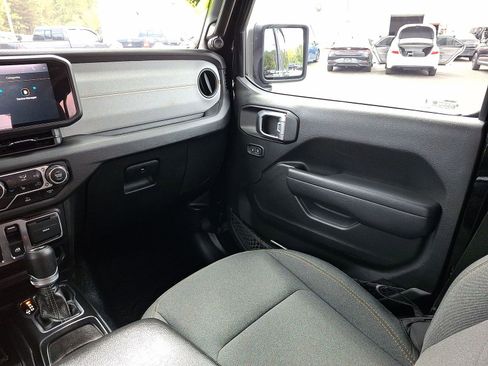Used 2024 Jeep Wrangler Sport AWD/4WD image 11