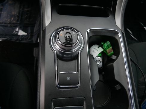 Used 2020 Ford Fusion SE image 24