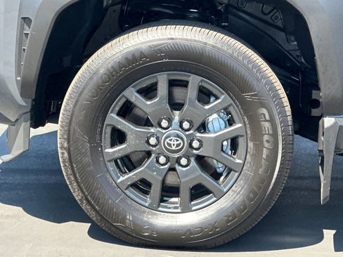 Used 2026 Toyota 4Runner SR5 AWD/4WD image 25