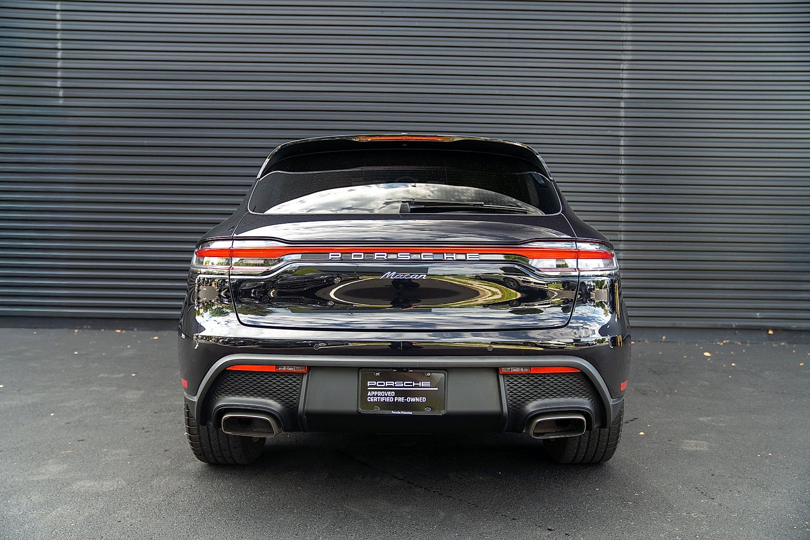 Used 2023 Porsche Macan AWD/4WD image 29