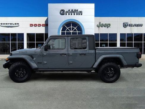 Used 2025 Jeep Gladiator Sport AWD/4WD image 10