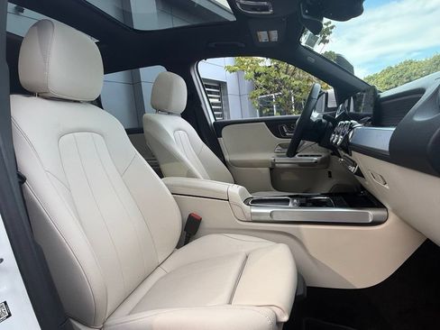Used 2026 Mercedes-Benz GLB 250 4MATIC image 25