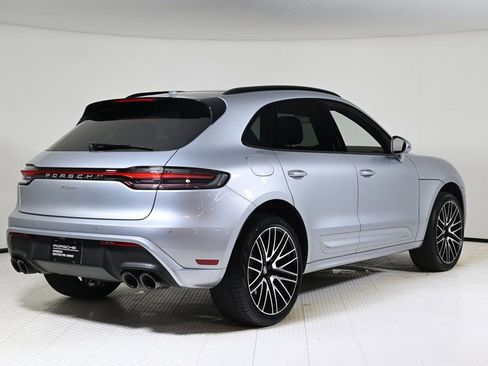Certified 2024 Porsche Macan image 7