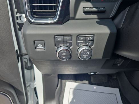 Used 2024 GMC Sierra 2500 Denali Ultimate w/ Max Trailering Package AWD/4WD image 27
