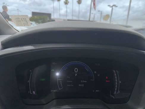 Used 2025 Toyota Corolla SE w/ SE Premium Package image 15