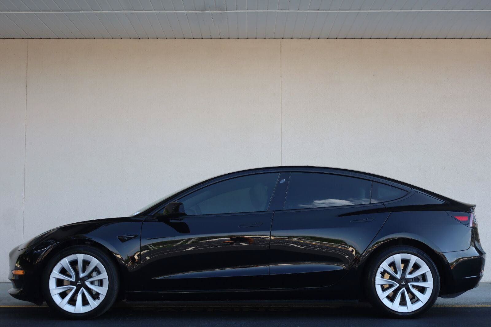 Used 2022 Tesla Model 3 Long Range AWD/4WD image 3