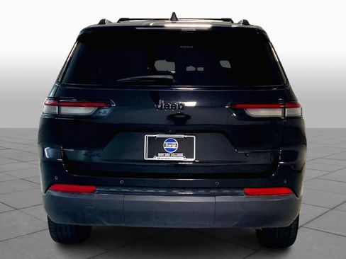 Used 2023 Jeep Grand Cherokee L Laredo image 4