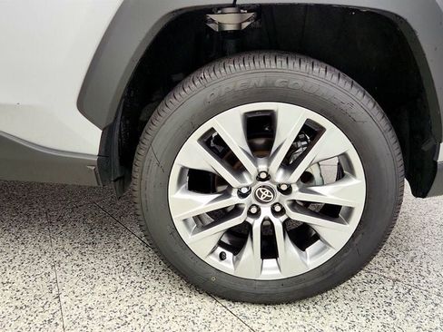 Used 2025 Toyota RAV4 XLE Premium AWD/4WD image 9
