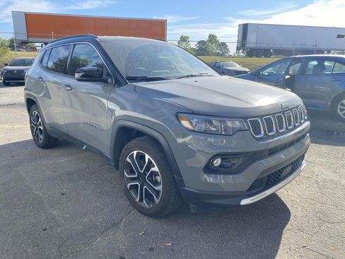 Used 2024 Jeep Compass Limited image 6