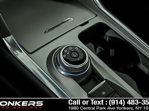 Used 2022 Ford Explorer XLT w/ Equipment Group 202A AWD/4WD image 24