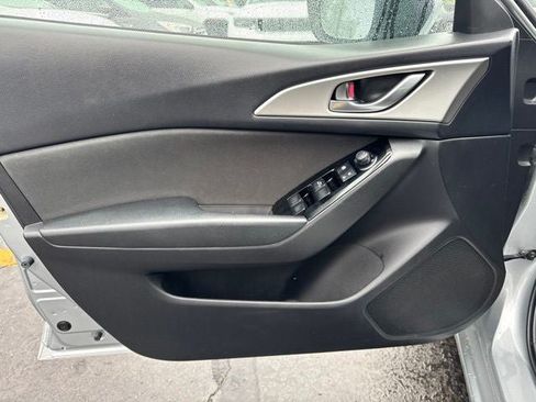 Used 2017 MAZDA MAZDA3 Sport w/ Preferred Equipment Package FWD image 8