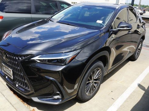 Certified 2024 Lexus NX 250 FWD w/ Cold Area Package image 4