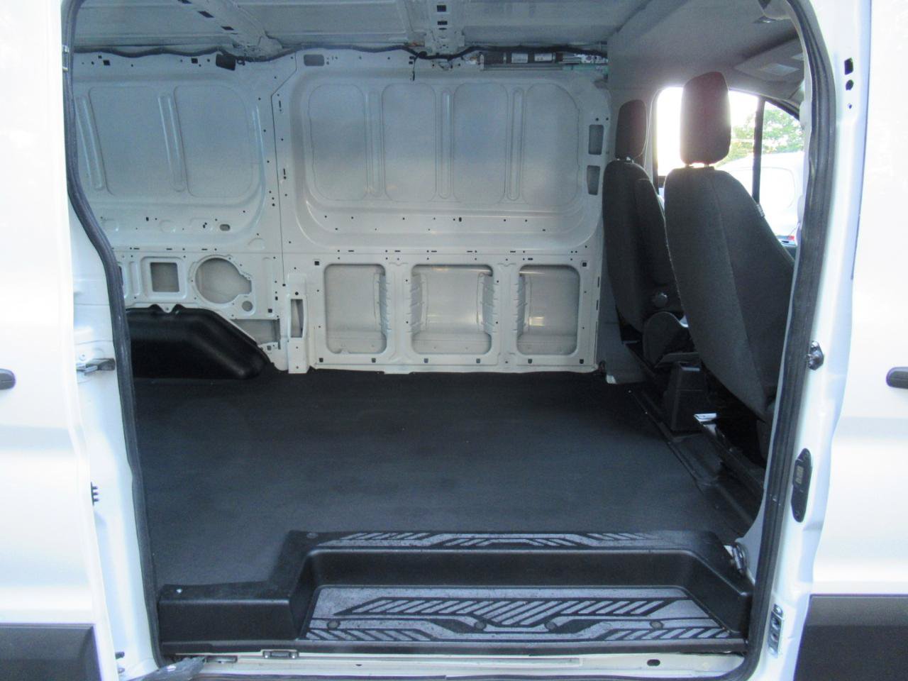 Used 2019 Ford Transit 150 130 Low Roof RWD image 16