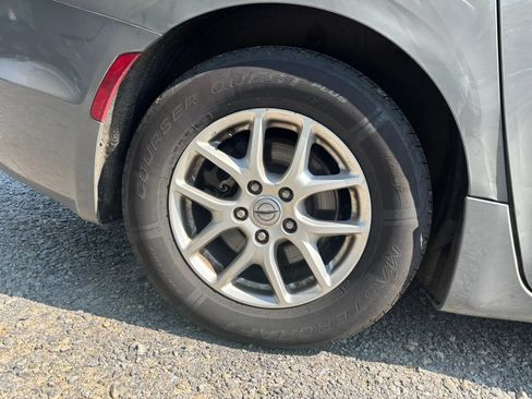 Used 2022 Chrysler Pacifica Touring-L FWD image 6