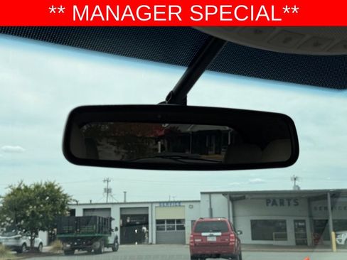Used 2018 Ford Edge Titanium FWD image 27