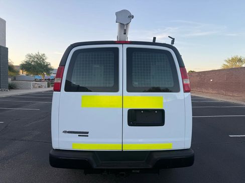 Used 2013 Chevrolet Express 2500 image 4