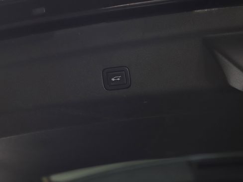 Used 2023 GMC Yukon XL AT4 w/ AT4 Premium Package image 11