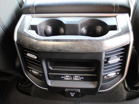 Used 2021 RAM 1500 Big Horn AWD/4WD image 30