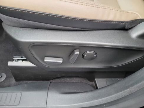 Certified 2022 Ford Escape Titanium image 23