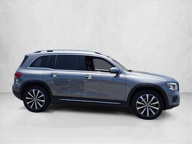 Used 2021 Mercedes-Benz GLB 250 4MATIC image 4
