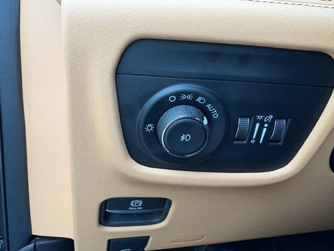 Used 2024 Jeep Grand Cherokee L Summit AWD/4WD image 22
