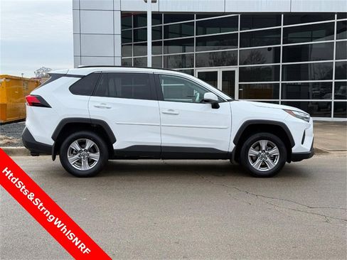 Used 2023 Toyota RAV4 XLE w/ Convenience Package image 2