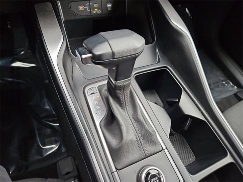 Certified 2025 Kia Sorento LX image 16