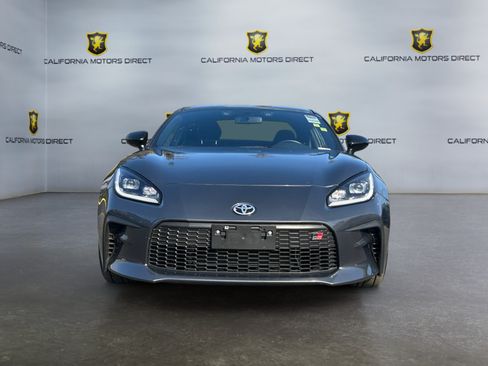 Used 2024 Toyota GR86 RWD image 2