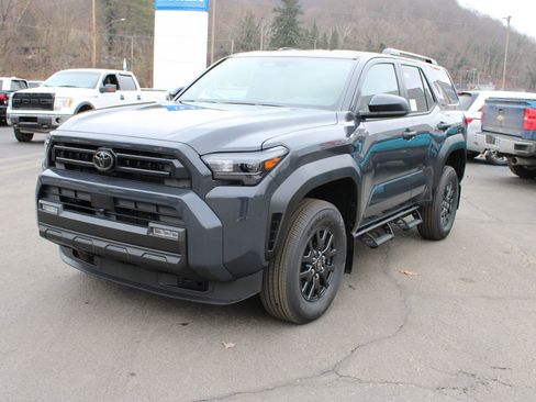 New 2026 Toyota 4Runner SR5 image 4