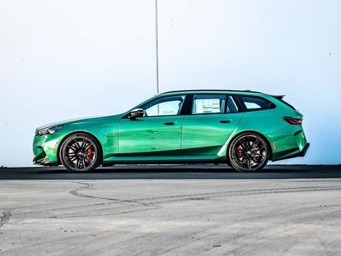 New 2026 BMW M5 Touring image 3