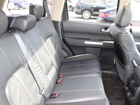 Used 2011 Mitsubishi Endeavor SE image 19