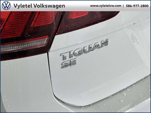 Used 2021 Volkswagen Tiguan SE R-Line image 10