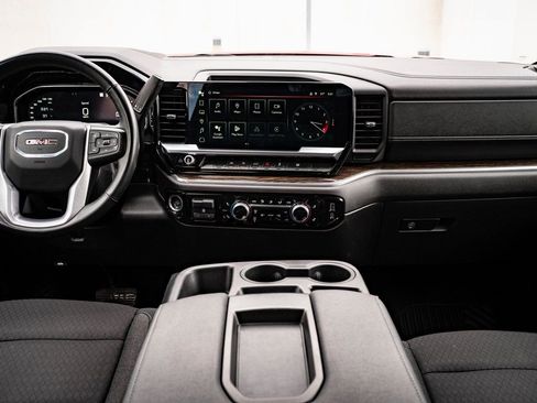 Used 2023 GMC Sierra 1500 Elevation image 32