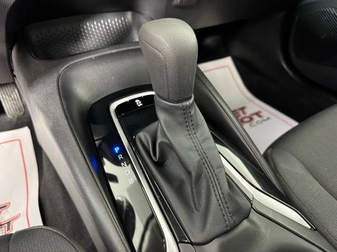 Used 2025 Toyota Corolla LE image 21