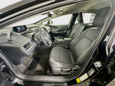Used 2024 Toyota Prius LE FWD image 13