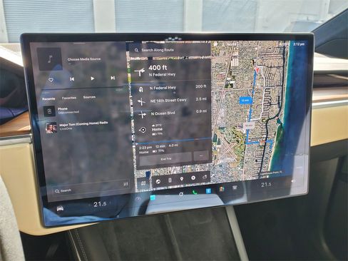 Used 2023 Tesla Model X image 23