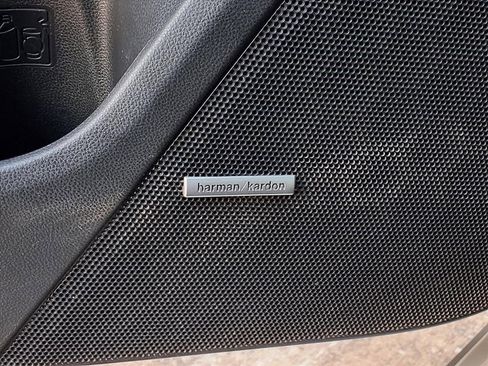 Used 2018 Subaru Crosstrek 2.0i Limited image 18