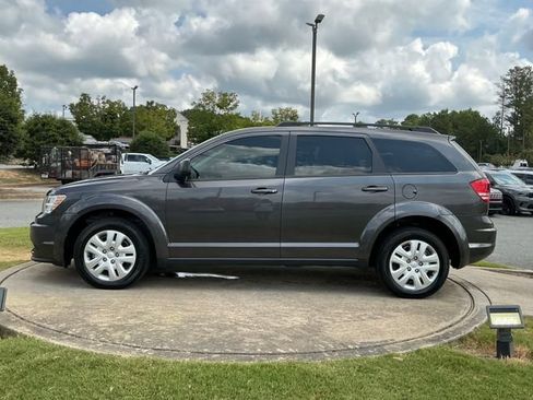 Used 2020 Dodge Journey SE FWD image 4