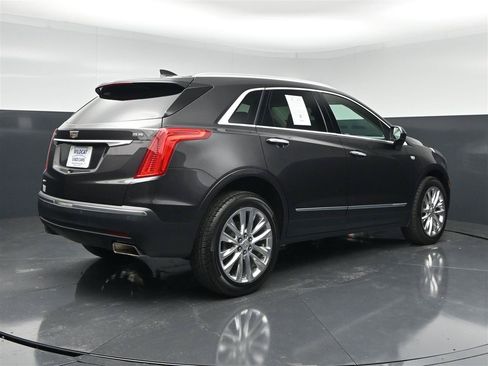Used 2017 Cadillac XT5 Premium Luxury AWD/4WD image 6
