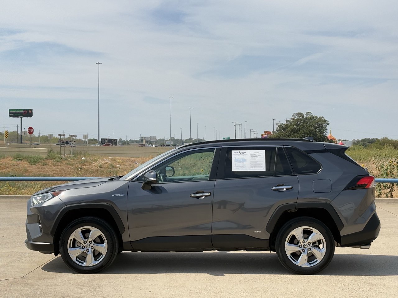 Used 2021 Toyota RAV4 Limited AWD/4WD image 3