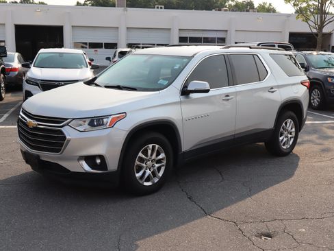 Used 2020 Chevrolet Traverse LT w/ LPO, Floor Liner Package AWD/4WD image 16