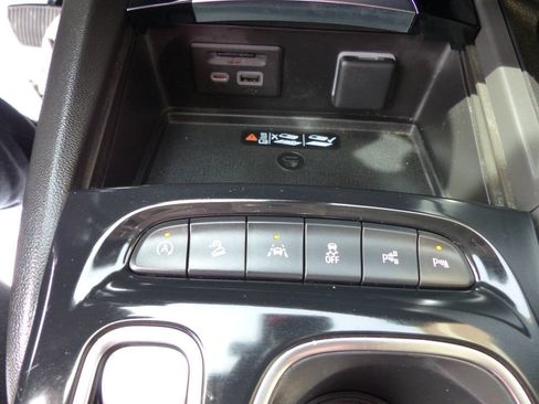 Used 2023 Buick Envision Avenir AWD/4WD image 36