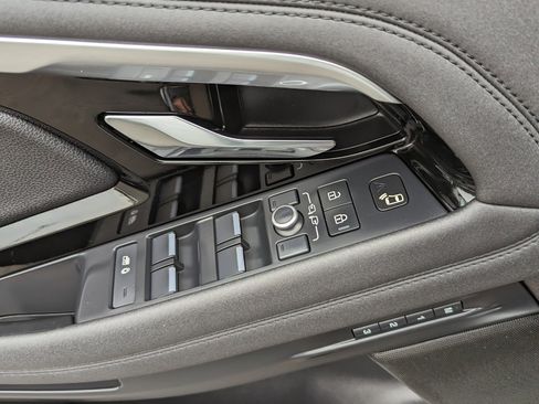 Used 2021 Land Rover Range Rover Evoque S image 15