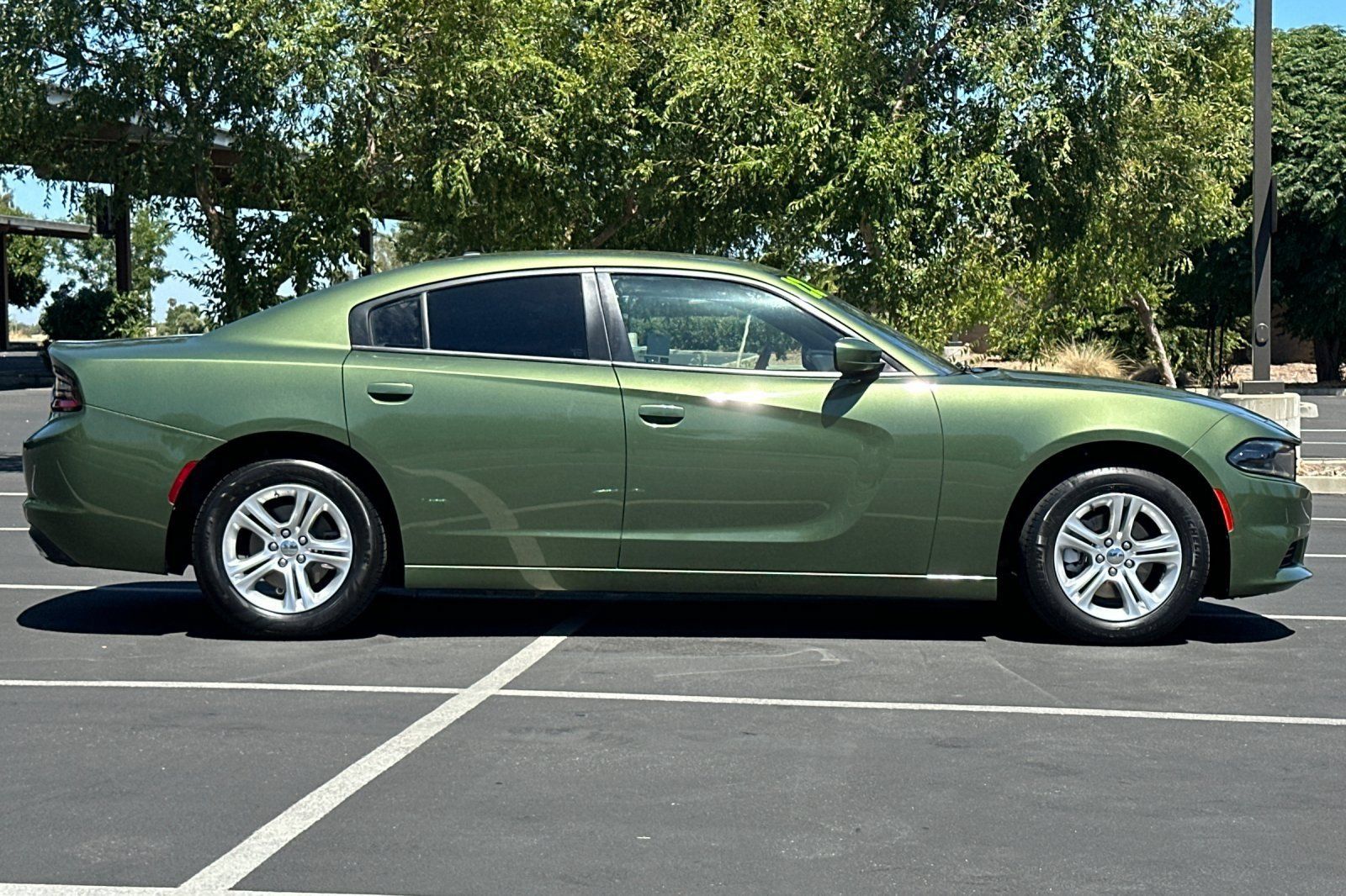 Used 2022 Dodge Charger SXT RWD image 10