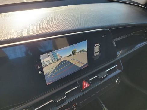 Used 2024 Kia Niro EX FWD image 14
