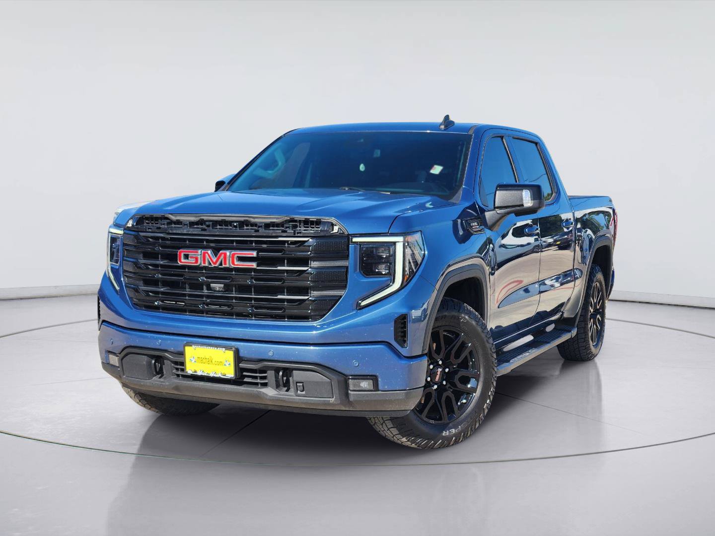 Used 2024 GMC Sierra 1500 Elevation w/ Elevation Premium Package AWD/4WD image 1