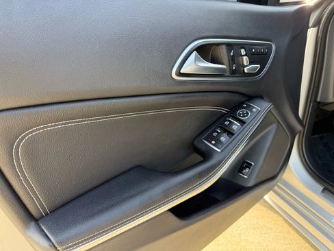 Used 2019 Mercedes-Benz CLA 250 image 8