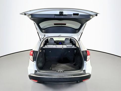 Used 2019 Honda HR-V LX image 29